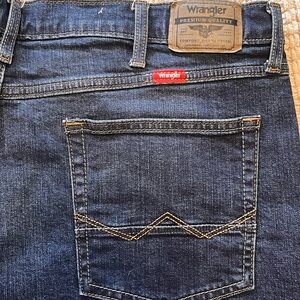 WRANGLER EUC Men’s Relaxed Boot Dark Blue Denim 99% Cotton Size 42x30